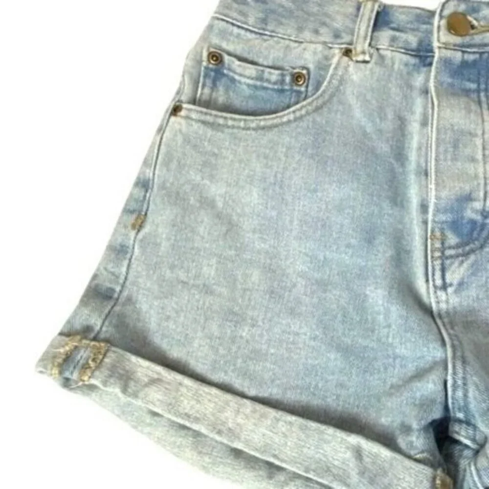Forever 21 Womens Light Wash High-Rise Denim Shorts  Sz 26 Cuffs & Button fly - Picture 4 of 6